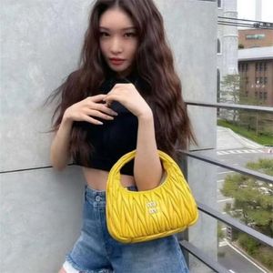 숄더백 Mui Bag 여성 핸드백 디자이너 호보 핑크 어깨 어깨 어깨 어깨 20cm 검은 양고기 가죽 화장대 가방 10A 고 정품 가죽 올바른 버전 고품질 고품질