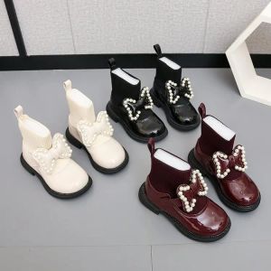 Stivali Nuovi ragazze Stivali di pelle Stivali perle Bow Princess Scarpe per bambini Stivali a maglia volanti Solfate Sole Chic Sweet Sock Leisure SCARPE CINETTO BOWKNOT