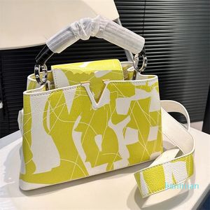 Designer Graffiti Totes Crossbody Bag Classic Old Flower Women Axel väska handväska äkta läder silver hårdvara damväskor