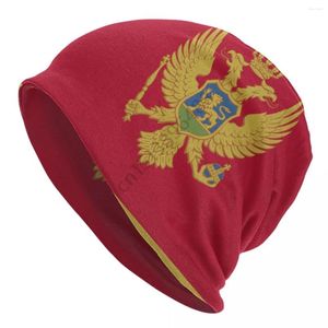 ベレーツモンテネグロ旗ビーニーボンネットニット帽子男性女性クールユニセックスアダルト冬の暖かい頭蓋骨ビーニーキャップ