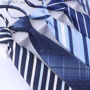 Szyję męskie Business Wedding Casual Blue Stripe Trendy Wygodne leniwe zamek błyskawiczny Łatwy do wyciągnięcia formalnego wiązania