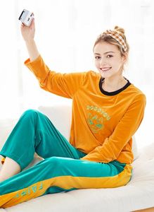 Abbigliamento da casa Sofie Autunno Pleuche Silk Sportswear Women 2 PC Tops a maniche lunghe pantaloni allungati di pigiama da casa set di pigiami set da notte casual