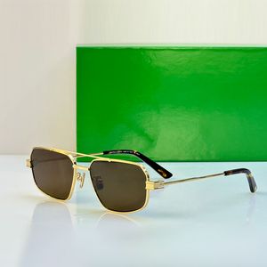 Sonnenbrille Männer Luxusbrillen Frau Funky Sonnenbrillen Einfacher europäischer Metallrahmen Doppelbrückendesign Leichte Designer -Schatten Lunette Soleil