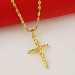 Hängselhalsband True 24k Gold Cross Pendant och halsband som är lämpliga för män/kvinnor. Guldkedja religiös kristen smycken julklappq