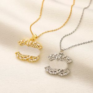 20style Classic Design Designer C Letter Necklaces Brand Letter Pearl Pendant Chains Necklaces Jewelry Accessory High Quality Gifts