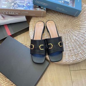 Luxury Designer Shoe Slide Sandal Man Beach Outdoor Slippers Flat Heel Rubber Sliders For Woman Soft Leather Slipper Comfort Bottom Net Flat Woman Slippers