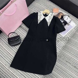 Basic & Casual Dresses Designer Women's Dress 2024 Early Spring New Fashionable and Slimming Heavy Industry Nail Diamond Contrast Collar Bubble Short sleeved Dress