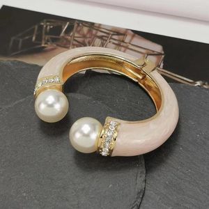 Bangle European och American Pearl Armband Manschett Bangles For Women Charm smycken Oil-plats Glaze Zink Eloy Party Accessories