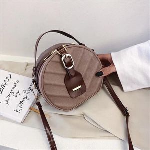 Bolsa de ombro de ombro 2024 Bola de estilo estrangeiro versátil One Messenger Retro Fashion Small Round Bag