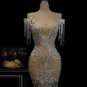 Gorgeous Crystals Short Celebrity Prom Dress 2024 Mini Illusion Red Carpet Runaway Dresses Evening Wear Sexy Party Gowns Robes De Soriee