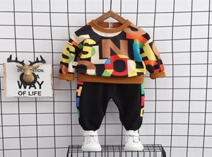 Çocuklar Sonbahar Takım Uzun Kollu Moda Giysileri 14 Yaşındaki Erkek Bebek Batı Stil Sweatershirt Pantolon Set Çocuk Kıyafetleri L6192477