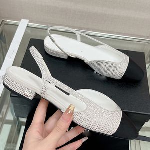 Slingbacks Womens Designer Sapatos de vestido de luxo de dedos quadrados Sandálias de salto grossa 2 cm MULES DE