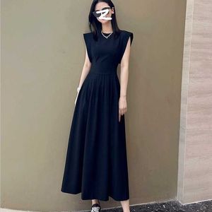 2024 Hepburn stil haute couture ärmlös klänning kvinnor sommar temperament westernisering pendling midja upp smal och liten svart
