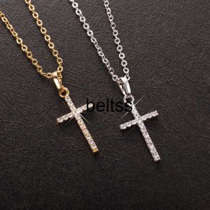 Mode weibliche Kreuzanhänger Dropshipping Gold Schwarzer Farbe Kristall Jesus Cross Anhänger Halskette Schmuck für Männer/Frauen Großhandel