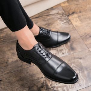 Buty Men Leisure derby buts sukienki biznesowe klasyczne potrójne wspólne biuro Oxford Office Dżentelmen do pracy buty ślubne