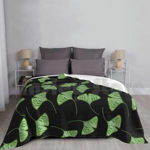 Decken künstlerische schwarze grüne Ginkgo Blätter Musterdecke für Sofa Bettreisen Blatt Gingko Baumbäume