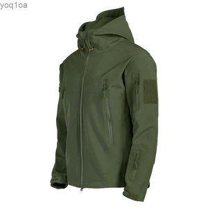 Mäns jackor Militär utomhusjacka Mens Shark Skin Soft Shell Tactical Waterproof and Windproect Army Battle Jacket Mens Hooded Bomber Jacketl2404