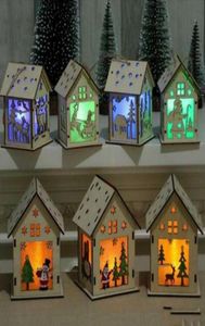 A cabine de madeira de Natal está pendurada no kit de artesanato de madeira, brinquedo de madeira casas de madeira com vela de luz de luz de luz decorações de casa infantil039s holid1290411