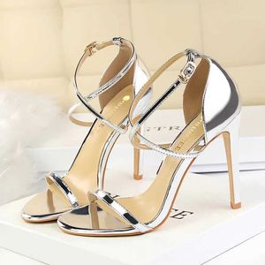 Dress Shoes Womens fetish 8cm 11cm high heels summer mid low foot champagne gold sandals Roman pumps womens gladiator slim H240409 TQRV