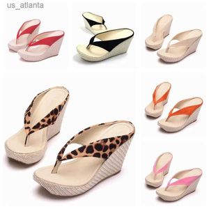 Slippare Crystal Queen Fashion Summer Style Women Sandals High Heels Flip Flops Beach Leopard Print Platform Wedge Shoes H240409