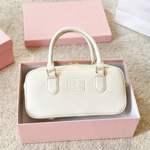 Miumiubag arcadie sacche da bowling in pelle bianca borse designer borse da donna manico da donna borse a tracota porta portafuntori maschile pochette tote clutch di lusso pari