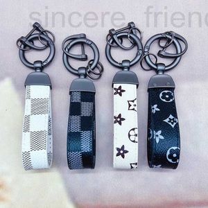 Keychains Lanyards Designer exquisite Presbyopie Lederauto Schlüsselkette Taille Hanging Bag für Männer und Frauen Metallring Anhänger Großhandel 1N2p