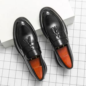 Stövlar Handgjorda herrar Wingtip Oxford Shoes äkta läder Tassel Loafers Herrklänningskor Business Formal Shoes