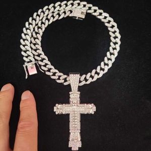 Naszyjniki wiszące mężczyzn Hip Hop Krzyżowy naszyjnik z łańcuchem 13 mm mrożoną bling hiphop mody vintage prezenty biżuterii 230613
