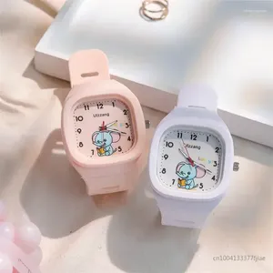 Wristwatches 2024 Cute Cartoon Silicone Flash Light Boys Girls Watches Square Strap Children's Sports Digital Kids Watch Relojes