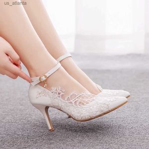 Sukienka Buty Crystal Queen Eleganckie białe koronkowe kobiety Pumpy Flower Wedding Bride High Heels Sandały Sandały Fashion Kurek kostki Stiletto H240409