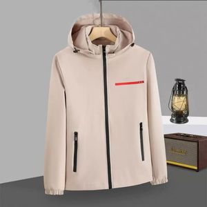 Giacche d'assalto designer giacca da uomo con cappuccio cappotto primaverile autunno alla moda con cappuccio con cappuccio logo triangolo logo uomo giacca da giacca da vento da donna