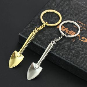 Keychains Novelty Mini Shovel Keychain Simulation Metal Spade Keyring Car Keys Backpack Gardening Pendant Decoration Tool Souvenir Gift