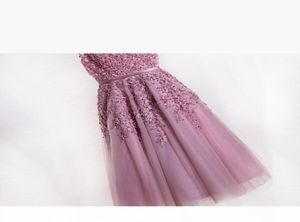 Kvinnor Korta aftonklänningar 2021 Dusty Rose Pink Bridesmaid klänningar Billiga knälängd Promklänningar Spetsapplikationer Festklänningar Even4229588