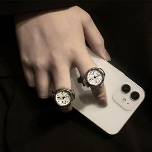 Vintage Punk Finger Watch Mini Elastic Strap Alloy Watches Couple Rings Jewelry Clock Retro Roman Quartz Watch Rings Women Girls