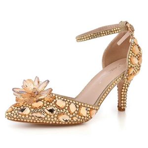 Klänningskor Crystal Queen Women Wedding Silver Rhinestone High Heels Ankel Strap Pumps Party Champagne Golden Stiletto Sandaler H240409 Zim7