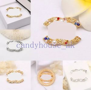 20style Mixed Brand Designer Double Letter Brooch High-Quality Letters Pin Women Crystal Rhinestone Pearl Pins Wedding Party Metal Jewerlry 23ss New Style