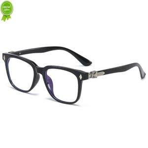 Designer CH Cross Glasses Frame Chromes Occhiali da sole marca per uomini Donne Trendy Round Face TR90 Eye Male Protection Heart Eyegless Strys 2024 1D13 Byza