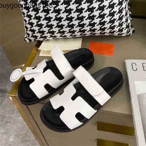 Chypres Sandals Kaptury Women Designer Sandał Paris Moda nosić skórę Grube letnia magiczna plaster plaż