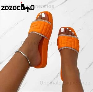 Slippers 2023 Женские тапочки модные роскошные страза с стразами.