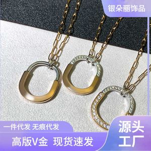 Klassiska designhalsband V Gold T Family Ushaped Lock Set Diamond Necklace For Womens High Edition Ny produkt Utdämpad färg Personlig med logotyp