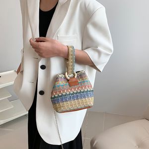 Ny regnbåge Clash Color Stripes Bucket Bag Summer Straw Woven Satchel Påsar Bohemian Beach Messenger Bag Crossbody Bag