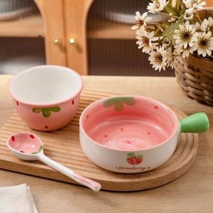 Bowls Cute Strawberry Noodle Bowl Spoon Girl Heart Ceramic Dessert Hand Handle Set Household Tableware