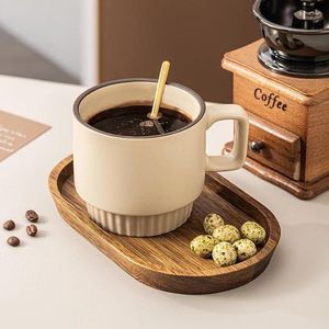 マグカップシンプルレトロアメリカンセラミッククリエイティブコーヒーカップマグカップはラテアートウッドプレートセット350ml大容量飲酒1 PCS