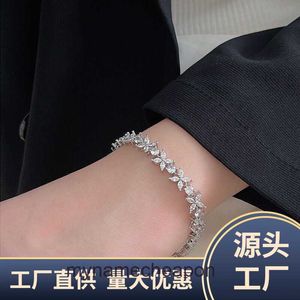 Designer di alta qualità per Tifancy MA Bracciale a diamante Full Diamond Intarsiata con bracciale ad alto diamante in carbonio Diamond Diamond Luce Luxury Fashion Womens Originale 1to1 con logo