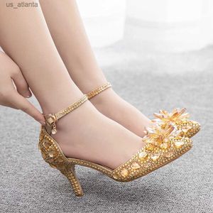 Обувь обувь Crystal Queen Женщины свадебные серебряные стразы Хильса высокие каблуки лодыжка насосы вечеринка шампанское золотые шпильки Сандалии H240409