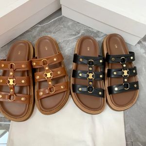 Sandalo di lusso per la donna estate tippi marrone da viaggio marrone pocafer trionfi gladiatore in pelle designer slitta da scarpe da uomo sandale mule flip flop