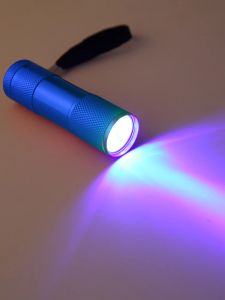Портативный фонарик-фиолетовый свет Анти-SKID 395-нм подсвет