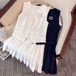 designer Women's skirt Set fashion letter embroidery sleeveless shirt suit luxury solid color high waist pleated skirts two-piece