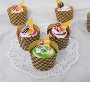 Dekorativa blommor Simulering PU Craft Fake Dessert Artificial Food Restaurant Bakery Shop Store Home Decoration Nutlet Cream Paper Cup Cake