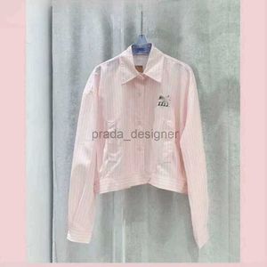 Tasarımcı Tasarımcı Kadın Bluzları Gömlek Tişört Lüks Moda Kadınlar Premium Pembe Şerit Gömlek Kadın Yeni İlkbahar/Yaz Gömlek Gevşek Fit Gündelik